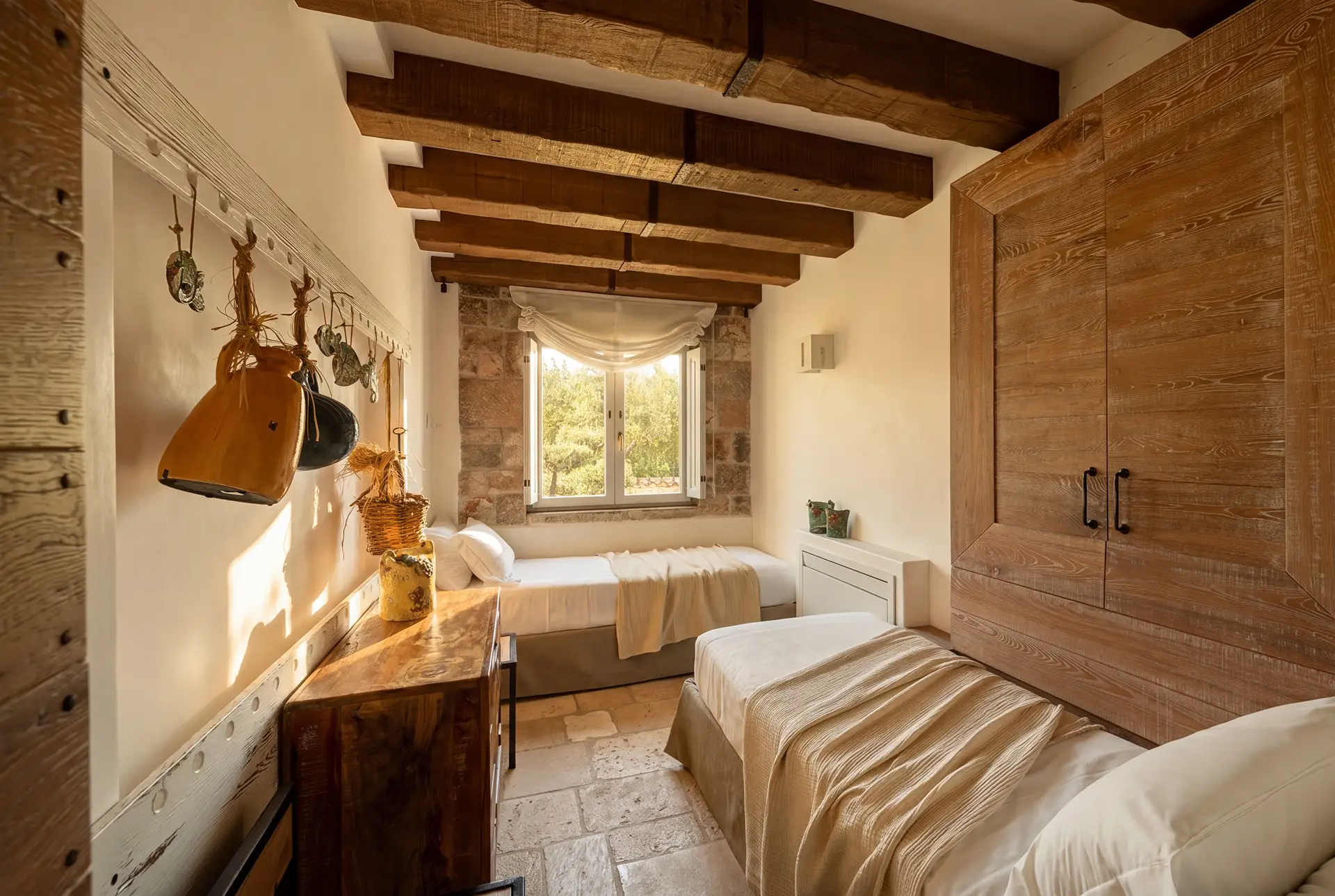 Twin bedroom