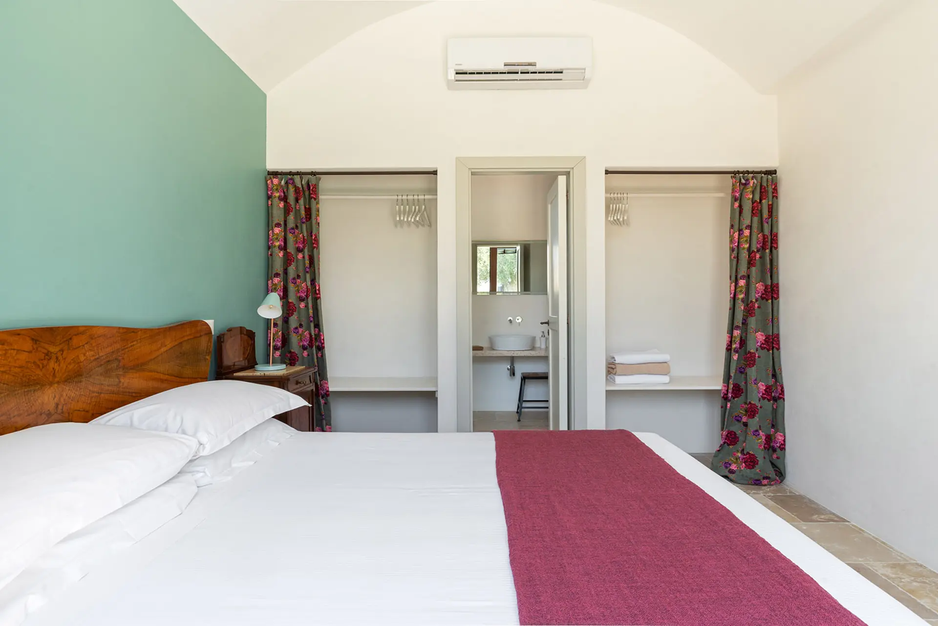 48_NUOVA_Villa_Elisa_Puglia_Paradise_luxury_double_bed_room_risultato