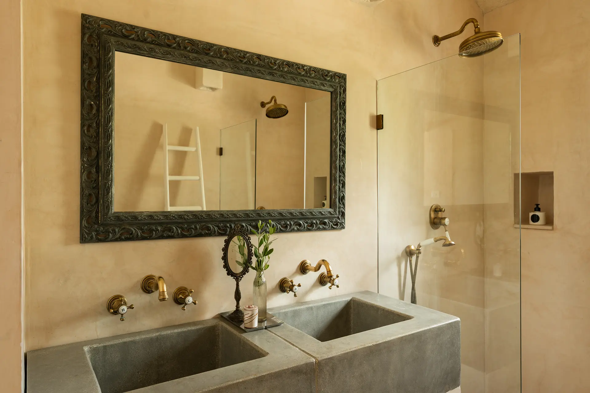 53_1_Villa Margareta_master bedroom 2 ensuite