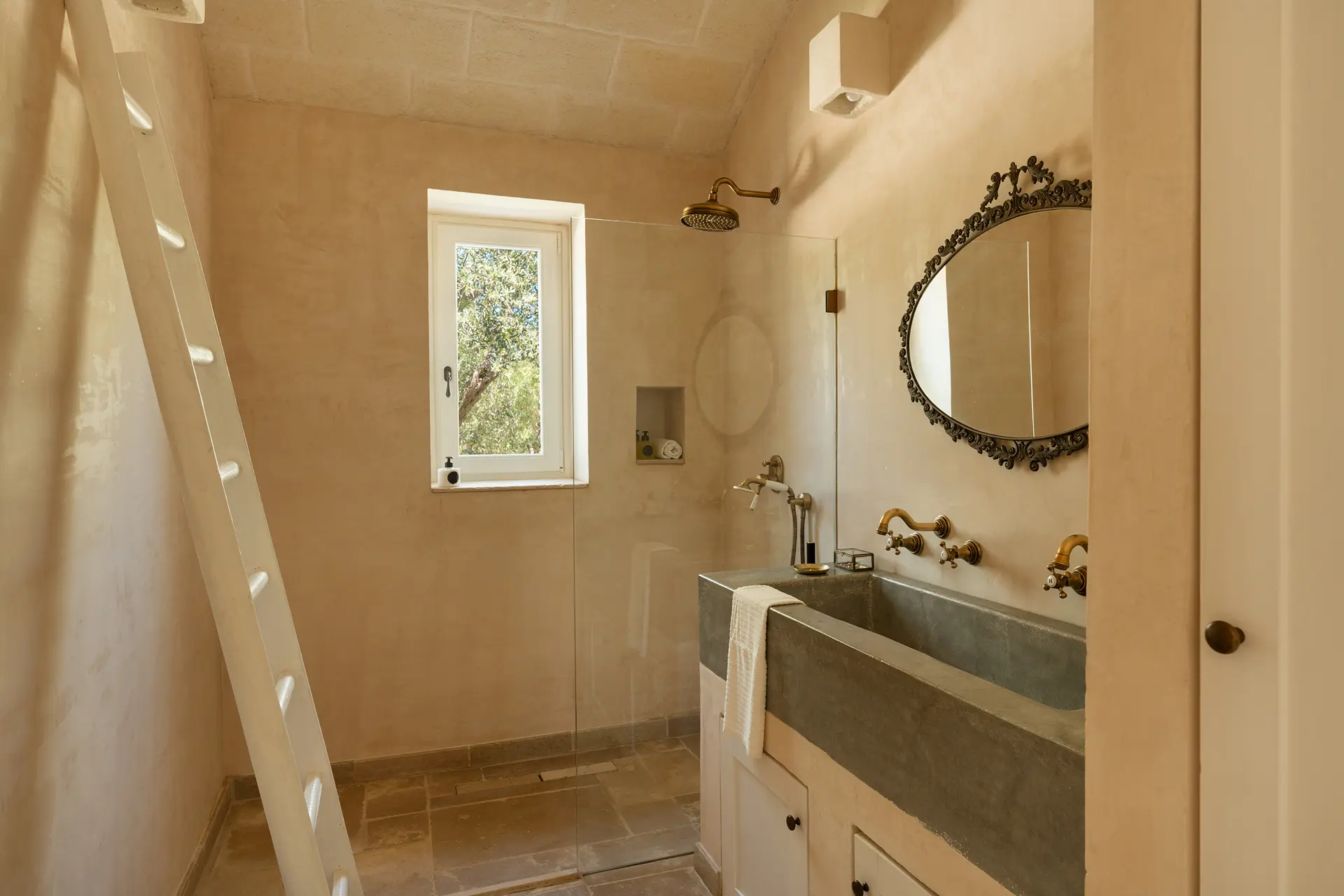 62_Villa Margareta_master bedroom 3 ensuite