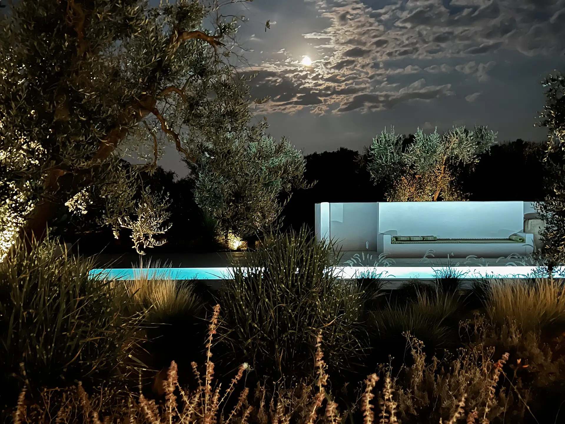 Villa Olivida - Night View