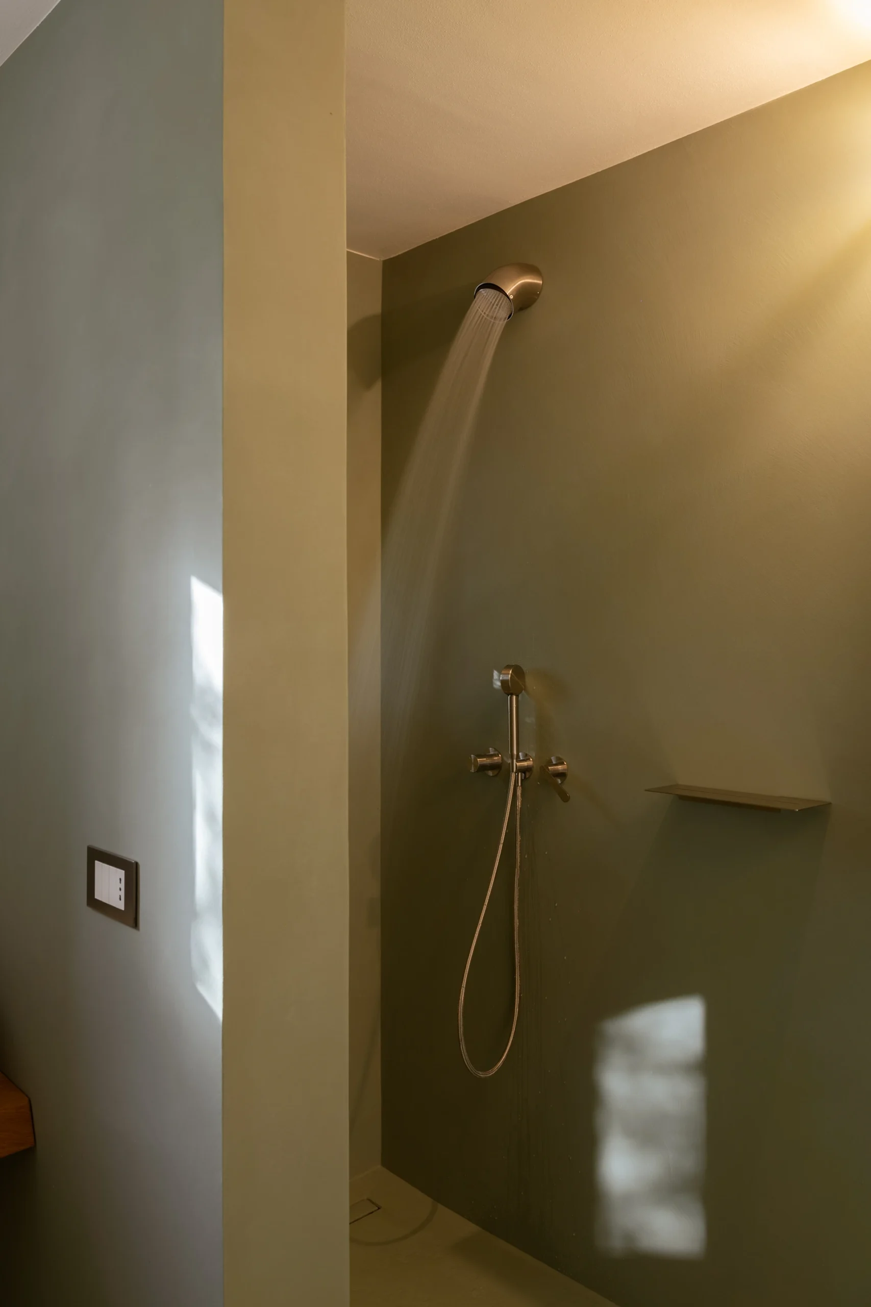 Trullo In Cima - Ensuite bathroom of Suite 1